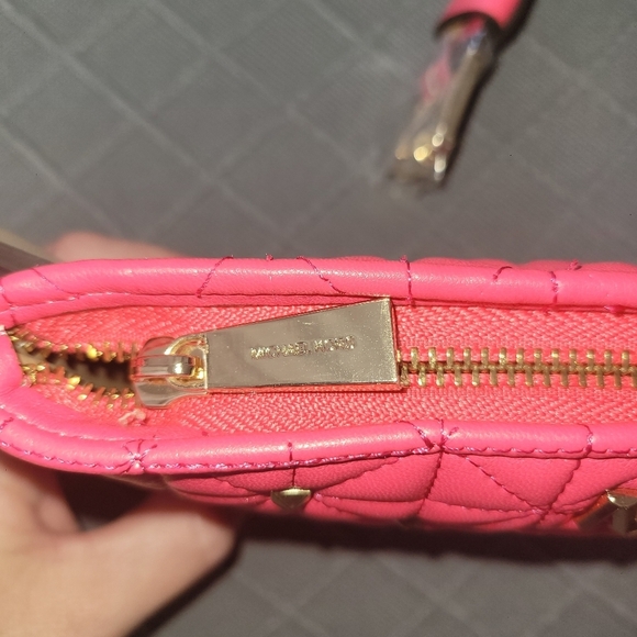 MICHAEL KORS HOT PINK QUILTED BELT BAG CROSSBODY BAG NWT - Picture 4 of 9